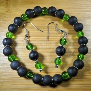 Hand Crafted Black and Green Glass Beaded Bracelet Set